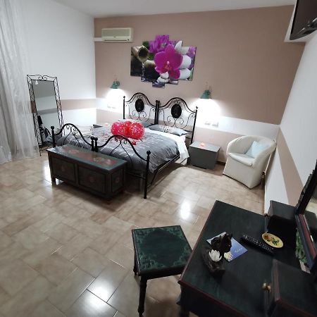 Bed & Breakfast Villa Flora Eredita Exterior foto